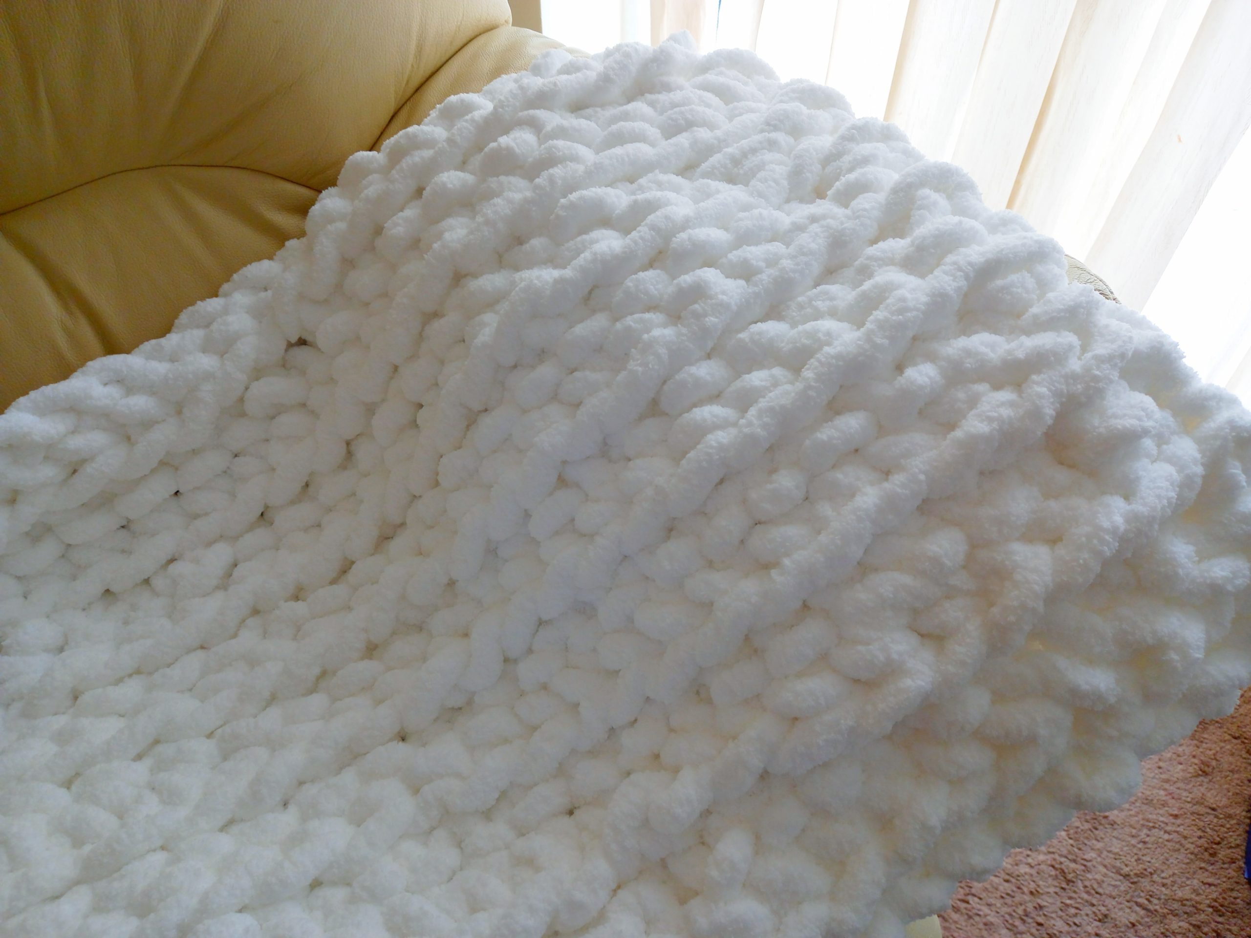 Free Loop Yarn Finger Knitting Blanket Pattern + Tutorial for Beginners