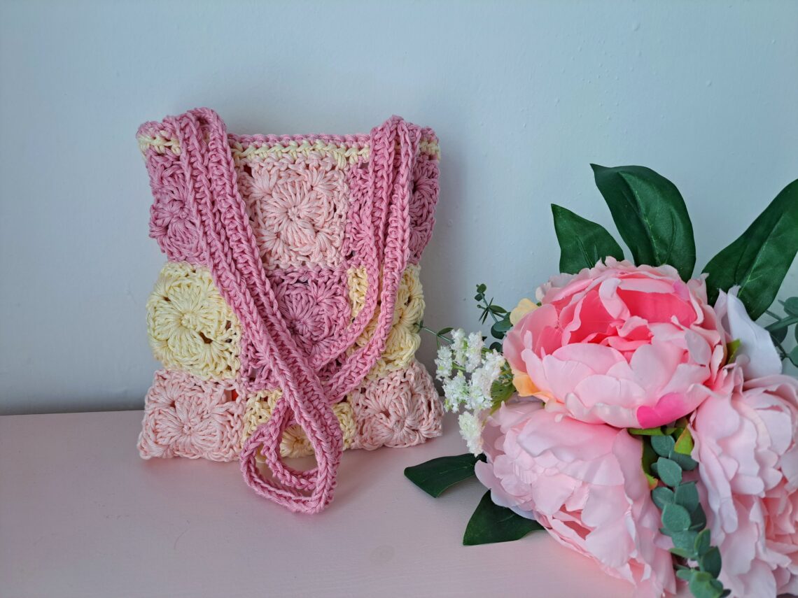 Crochet Lovely Granny Square Bag Free Pattern